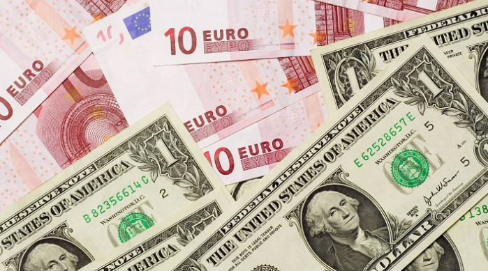 اليورو يتفوق على الدولار في العام 2021