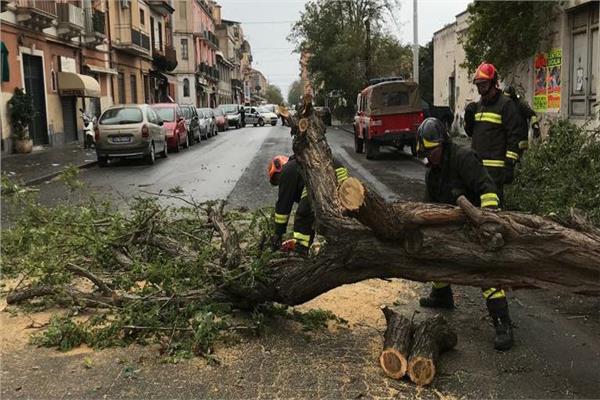 إيطاليا تغلق عدد من المقاطعات بسبب سوء الأحوال الجوية