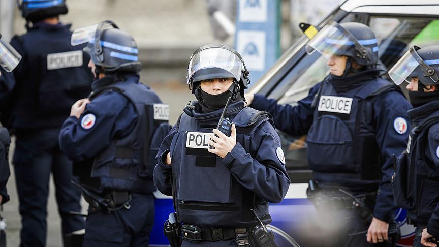 فرنسا تعتقل معحب بهتلر خطط لتنفيذ هجمات على مسجد ومدرسة