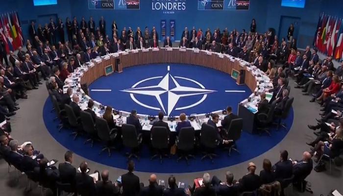 حلف الناتو يقر خطة جديدة لردع روسيا وألمانيا تلوح باستخدام القوة