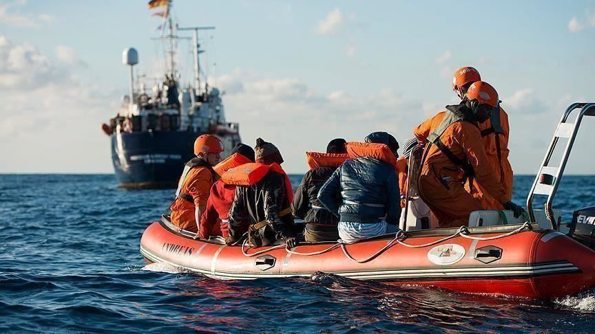 بينهم رضيع.. خفر السواحل الإيطالي ينقذ 250 مهاجرا قبالة كالابريا