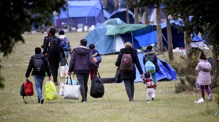 فرنسا تعتقل شبكة مهربي بشر وإخلاء مخيم لمهاجرين غير شرعيين