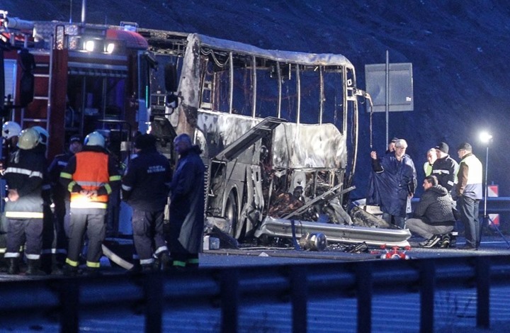 مقتل 46 شخصا باحتراق حافلة في بلغاريا