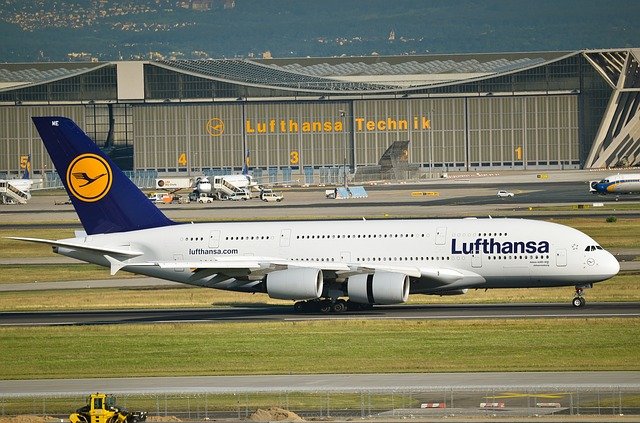 لوفتهانزا الألمانية تلغي 33 ألف رحلة طيران