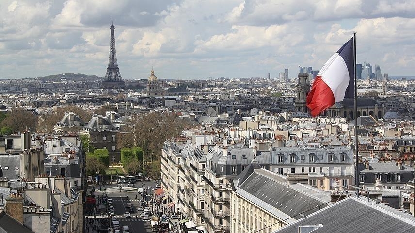 صور وفيديو..إعلان "نايك" يثير الجدل في فرنسا