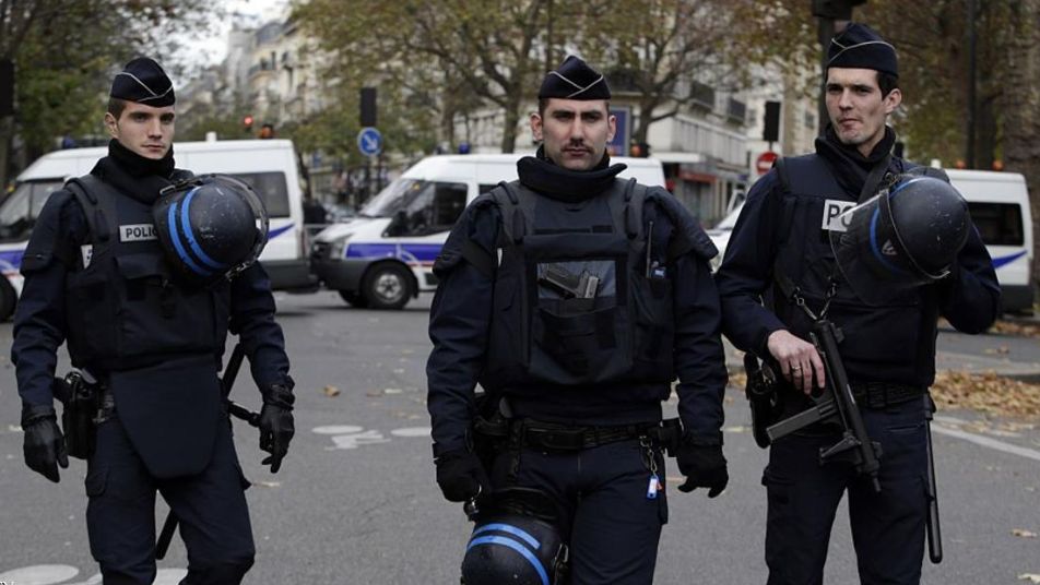 باريس تعتقل فرنسيا من أصل سوري زود دمشق بمكونات أسلحة كيميائية