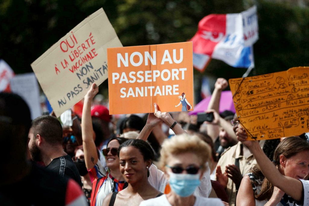 احتجاجات رافضة لشهادة اللقاح في فرنسا