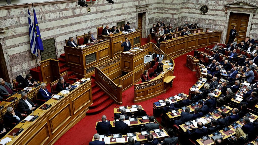 البرلمان اليوناني يفشل بحجب الثقة عن الحكومة