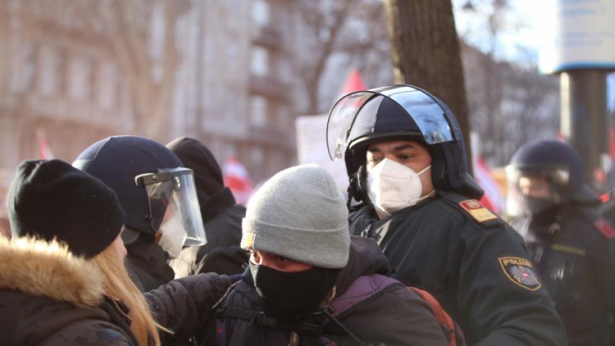 مواجهات بين متظاهرين والشرطة النمساوية احتجاجا على قيود كورونا