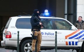 الشرطة البلجيكية تعتقل فتى حاول قتل شرطي بالطعن