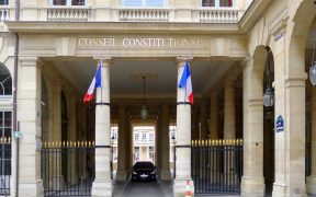 فرنسا تحاكم سورياً بتهمة دعم جيش الأسد