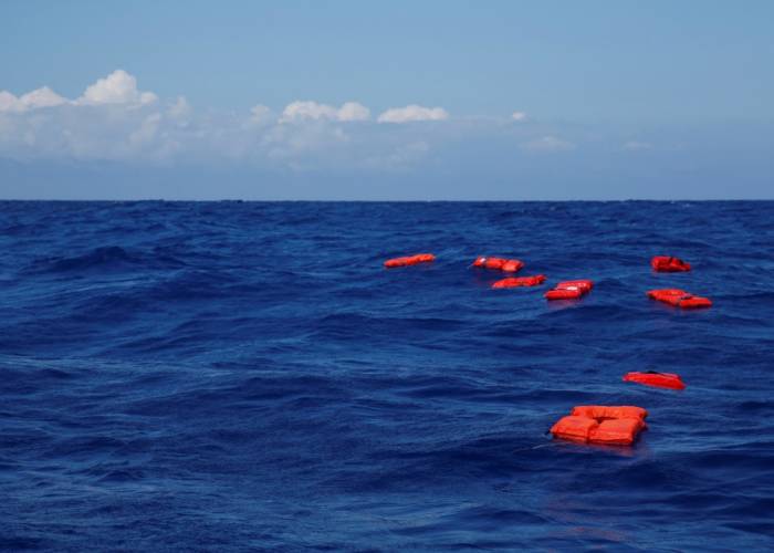 فقدان 16 مهاجرا من حطام سفينة قرب جزر الكناري