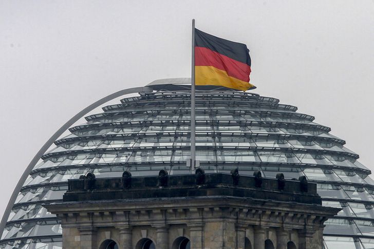 ألمانيا توضح سبب رفضها إمداد أوكرانيا بالأسلحة