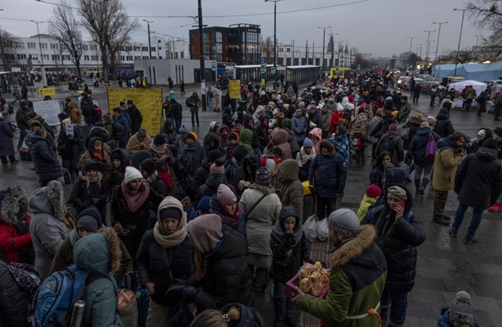 أوروبا تمنح الأوكرانيين امتيازات تناقض سياسة اللجوء