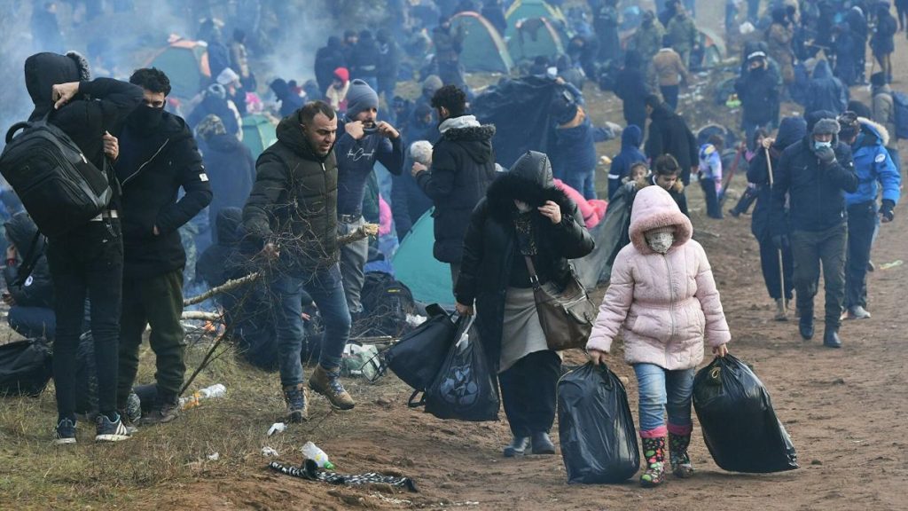 العنصرية مستمرة.. تردي أوضاع اللاجئين على الحدود البيلاروسية - البولندية