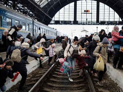 أطباء سوريين يصلون إلى أوكرانيا لبدء جهود الإغاثة الطبية