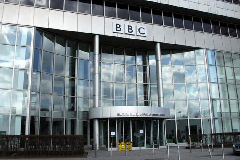 بريطانيا تخصص منحة مالية لـ "بي بي سي" لدعم الحرب الإعلامية ضد روسيا