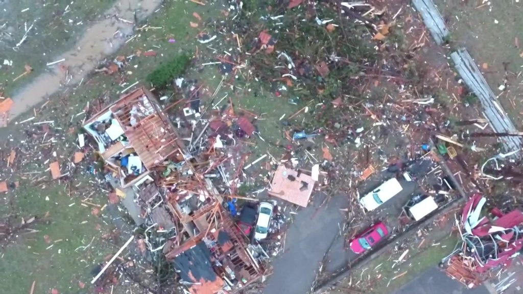 فيديو.. إعصار قوي يجتاح غربي ألمانيا ويخلف أكثر من 30 مصابا