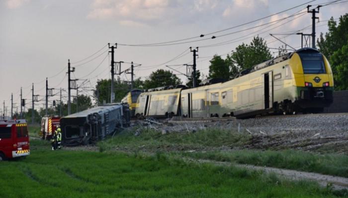 مقتل شخصين وإصابة آخرين بعد خروج قطار عن مساره بالنمسا