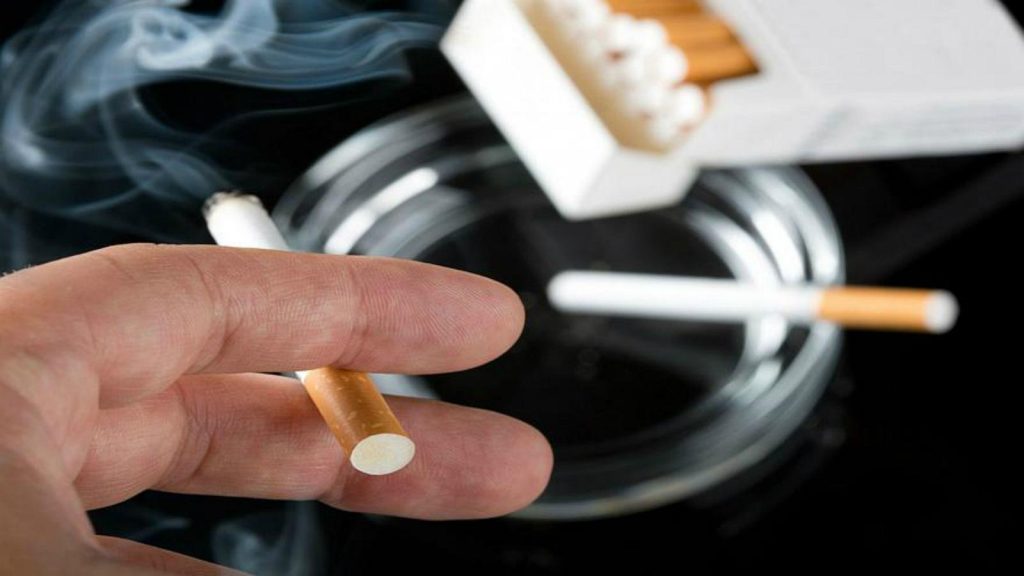 المملكة المتحدة تخطط لرفع سن التدخين إلى 21