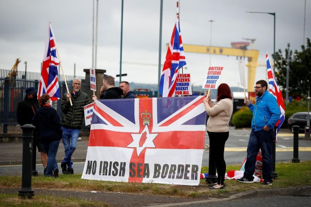 مجموعة الضغط التجارية البريطانية تحذر من تجاوز بروتوكول إيرلندا الشمالية