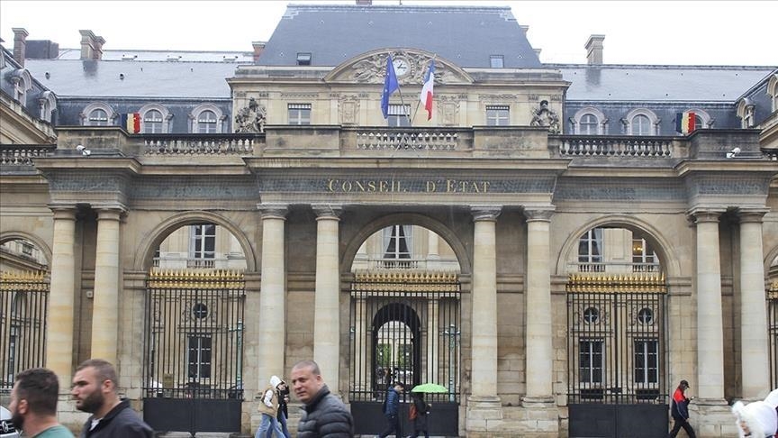 القضاء الفرنسي يحقق مع مطعم رفض استقبال ثلاث "فتيات سوداوات"
