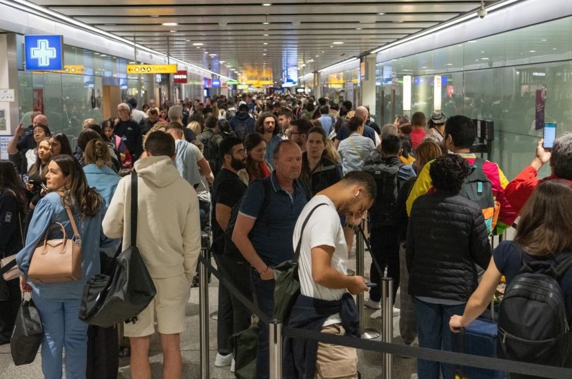 فوضى عارمة تضرب المطارات الأوروبية