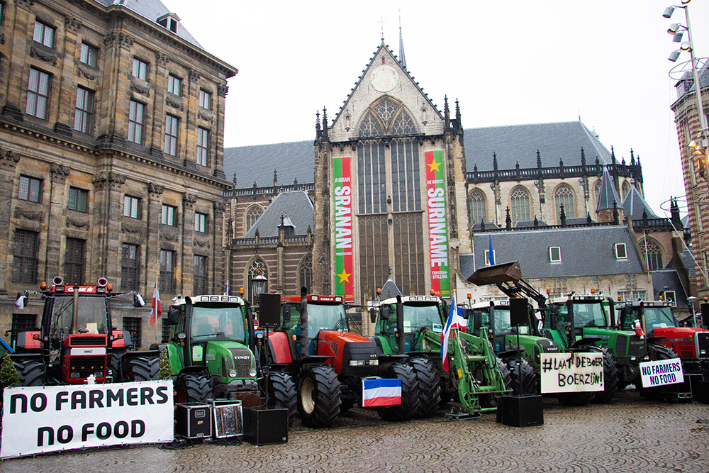 مزارعون هولنديون يحتجون على خطة "خفض التلوث"