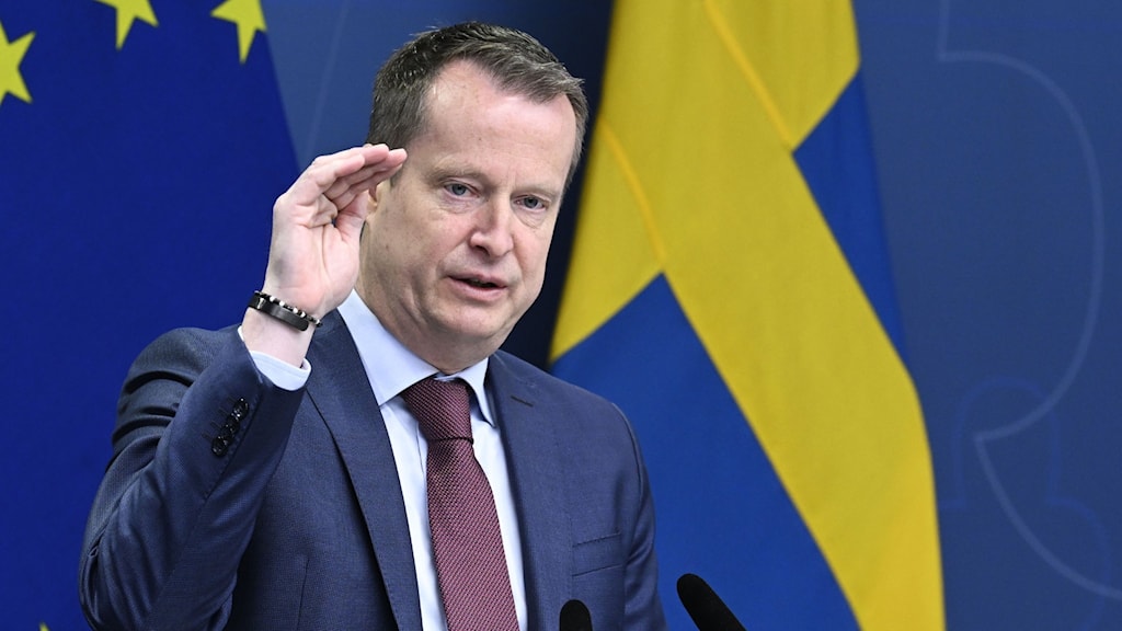 اقتراحات وزير الهجرة السويدي بشأن المناطق المهمشة يلقى انتقادات واسعة