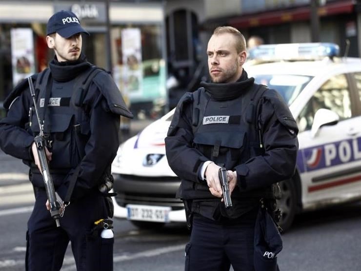 الشرطة الفرنسية تقتل شخصاً هاجم عناصرها بـ"سكين"