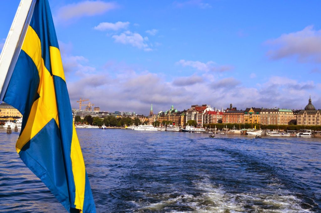بعد اتهامها بالتطرف.. مدرسة إسلامية تطرد 150 طالبا في السويد
