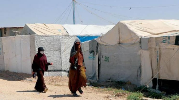 مطالبات بإعادة فرنسيين من مخيم في سوريا