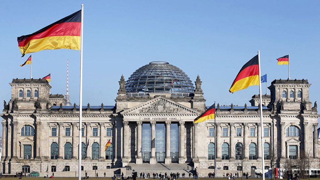 الحكومة الألمانية تستبعد الإغلاق الكامل بسبب كورونا