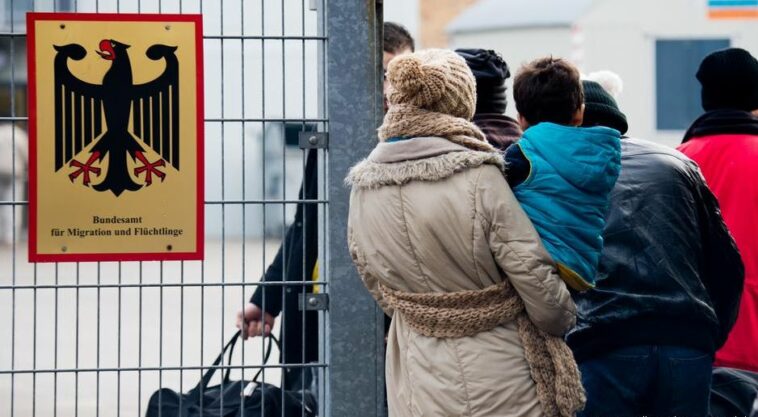 الداخلية الألمانية: 50 ألف مهاجر تقدموا بطلبات لجوء في البلاد