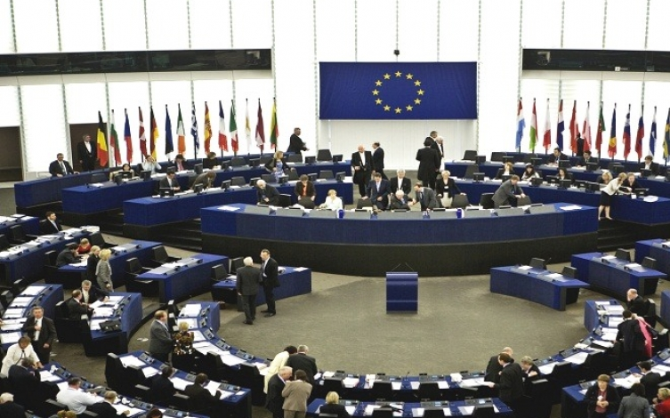 البرلمان الأوروبي يصادق على تخصيص 5 مليارات يورو لمساعدة أوكرانيا