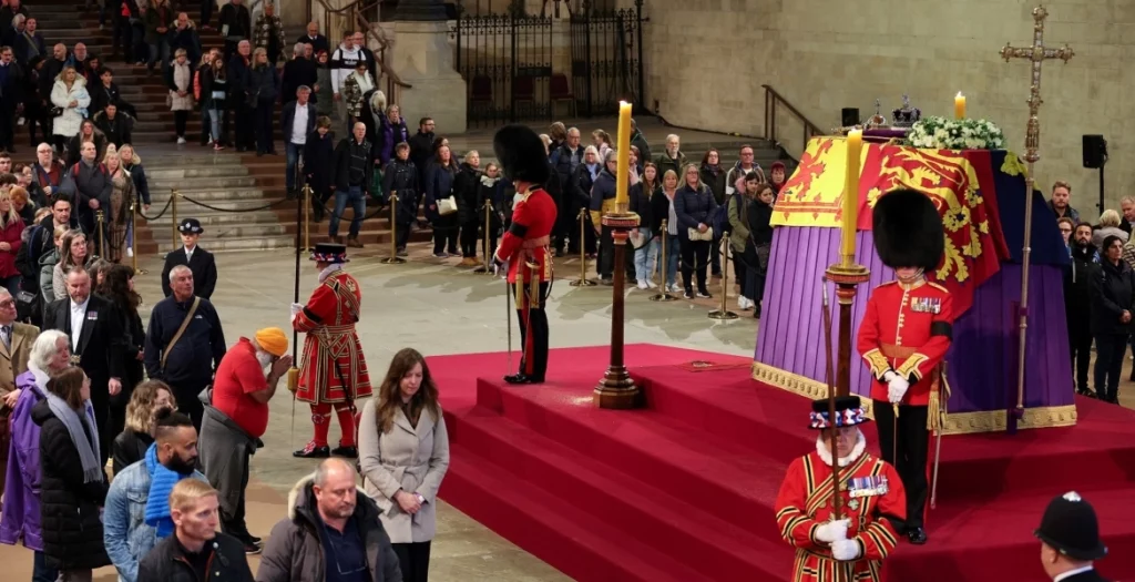 العائلة المالكة البريطانية تحظر مشاهد من جنازة الملكة إليزابيث الثانية