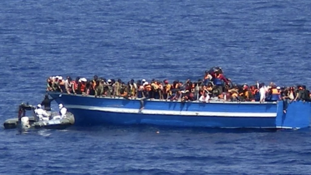 وصول قرابة 50 مهاجرا إلى سواحل جزيرة لامبيدوزا بصقلية